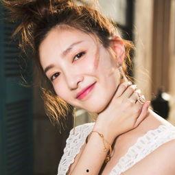 女明星資訊,揭秘女明星們的時(shí)尚風(fēng)采與幕后故事